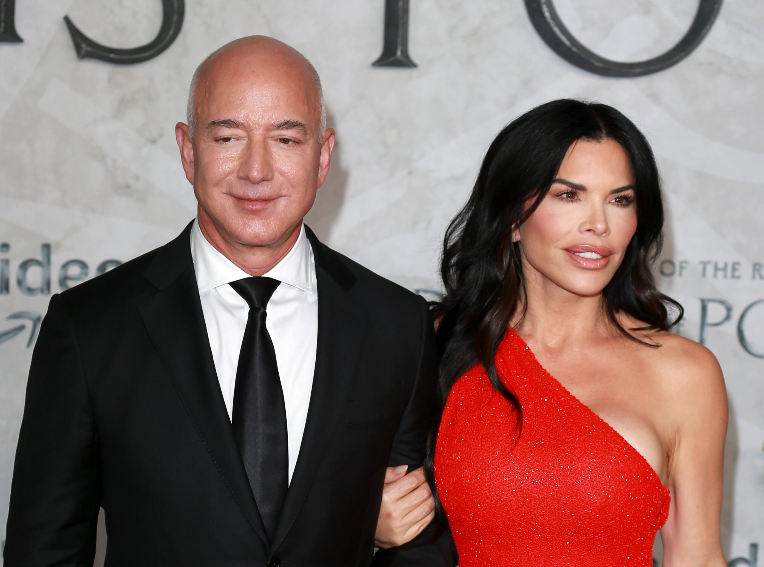 Jeff Bezos Claims He Received A Warning Against Marrying Lauren Sanchez ...